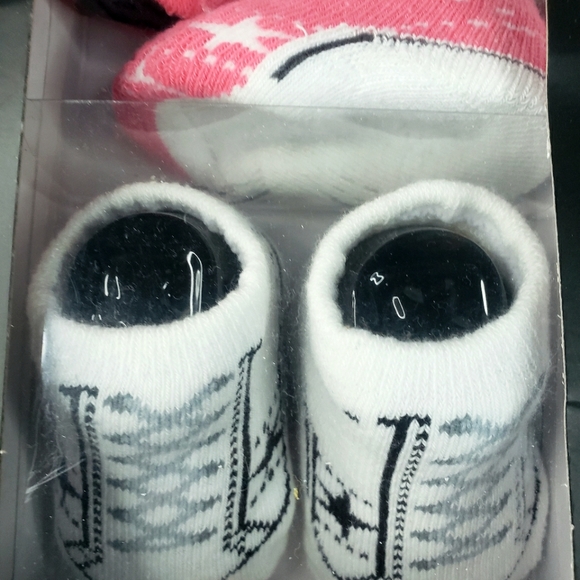 Converse Infant Booties, Ages 0-6 Months NWT, 2 Pairs Of Pink/White Baby… - Picture 2 of 4